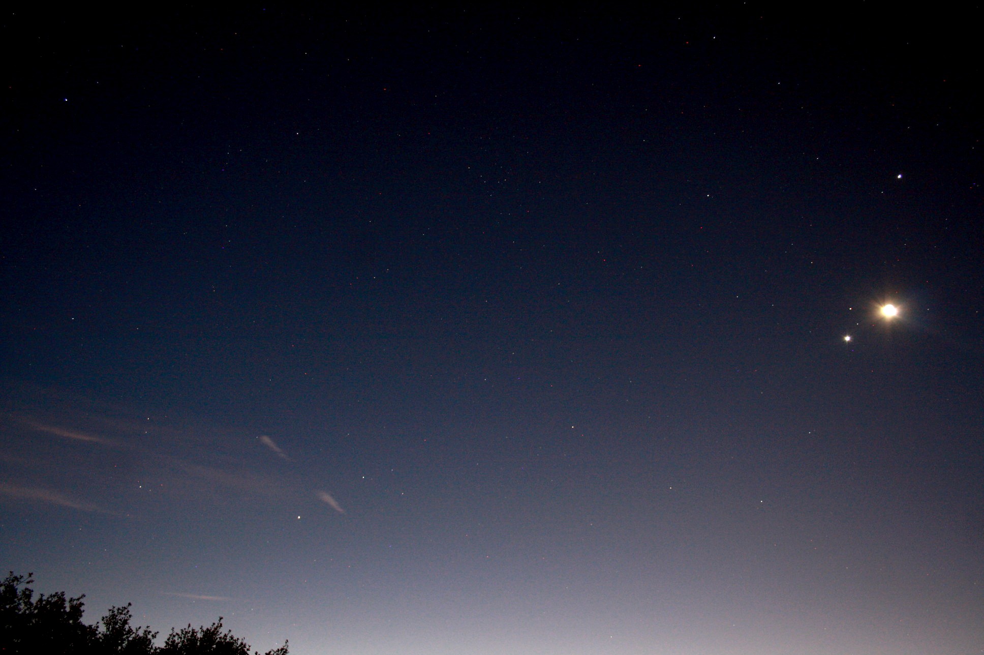 IMG_1634ic_lune+vénus+mars+jupiter et arcturus et muphrid+denebola et chertan.jpg